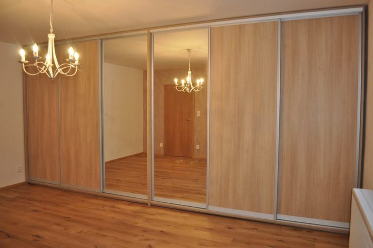 Realizace vestavěná skříň